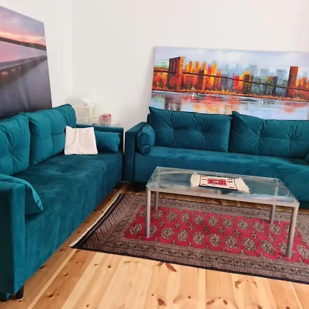 Nana-eg-80m2 Sanierter Altbau-parkplatz-kleiner Garten-wlan-netflix-2zimmer-kueche-dusche-wanne-waschmaschine Apartment Oberhausen (North Rhine-Westphalia)