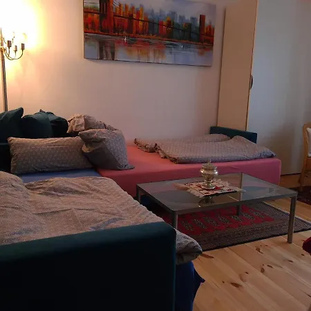 Nana-eg-80m2 Sanierter Altbau-parkplatz-kleiner Garten-wlan-netflix-2zimmer-kueche-dusche-wanne-waschmaschine * オーバーハウゼン